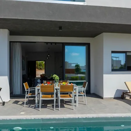 Willa Yria, Walking Distance To Coral Bay