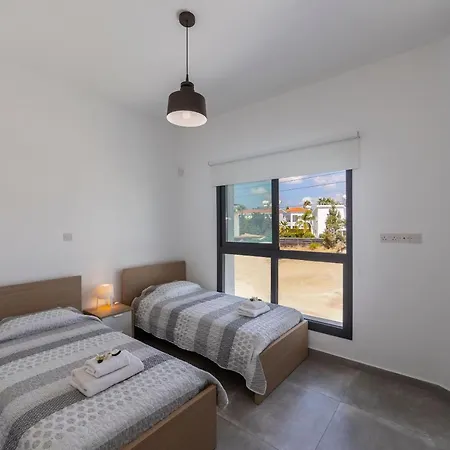 Yria, Walking Distance To Coral Bay *
