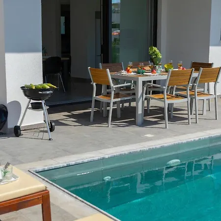 Yria, Walking Distance To Coral Bay Vila *