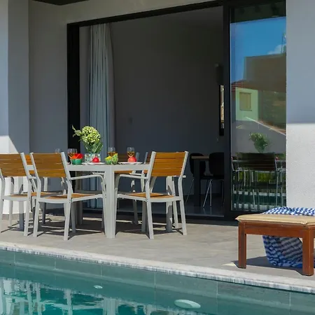 Yria, Walking Distance To Coral Bay Vila Nikósie