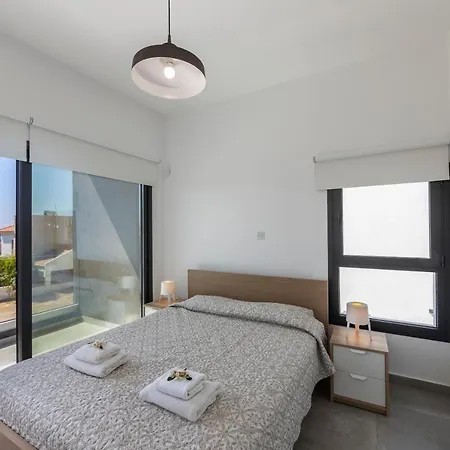빌라 Yria, Walking Distance To Coral Bay *